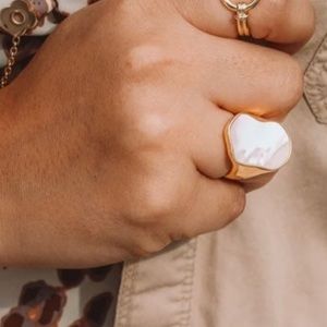 BRAND NEW KC CHIC “ALEXA” RING